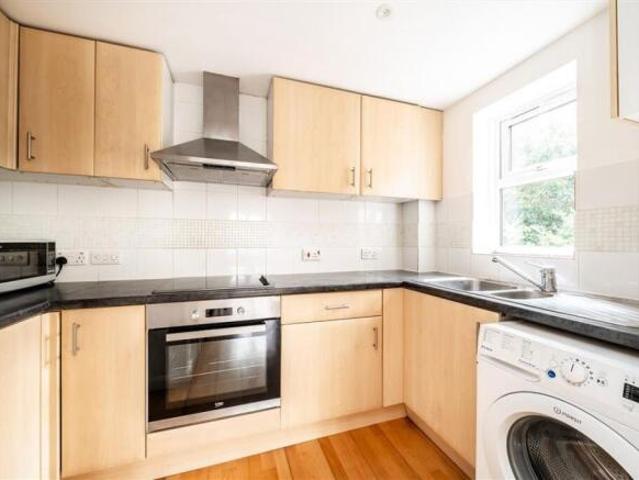Flat for rent in Teddington, Greater London