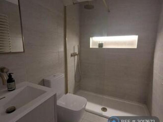 Flat for rent in Cat Hill