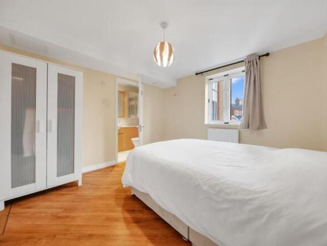 Flat for rent in Cat Hill