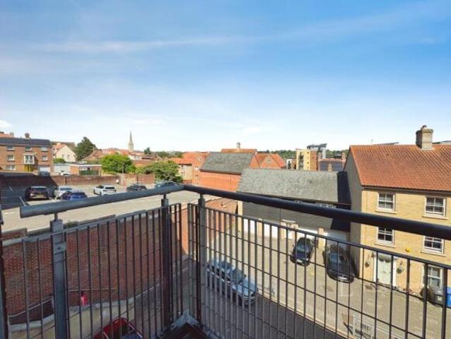 Flat for rent in Lakenham, East Bank