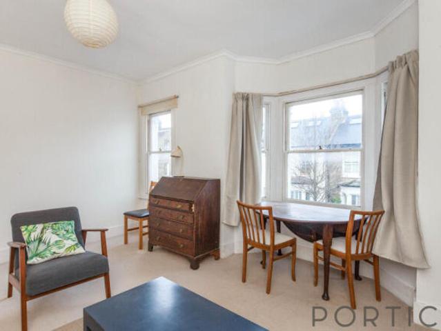 Flat for rent in Cat Hill