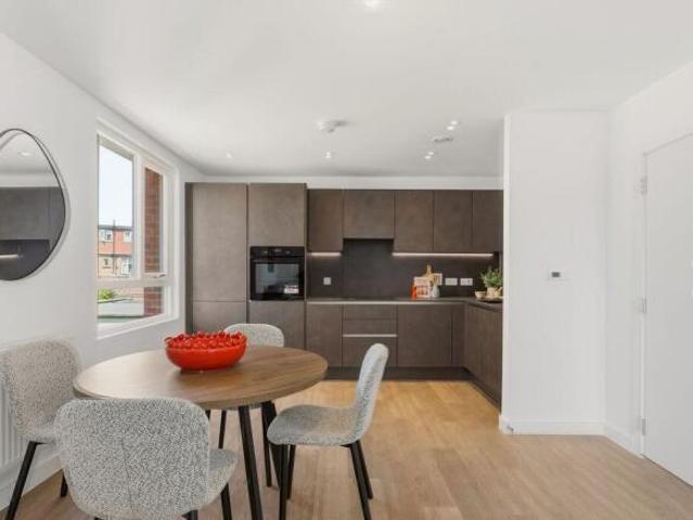 Flat for rent in Cat Hill