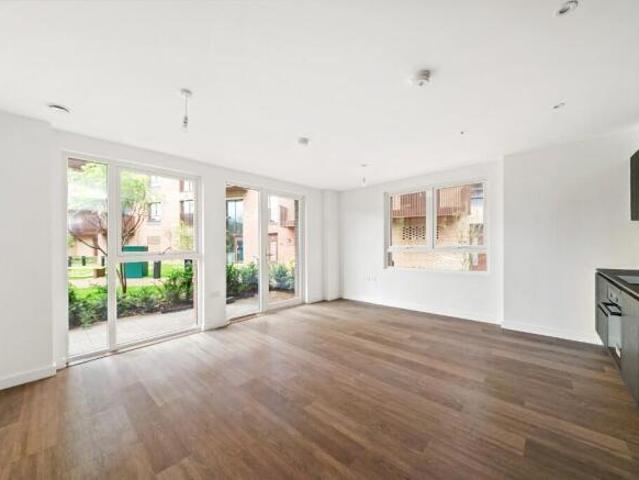 Flat for rent in Cat Hill