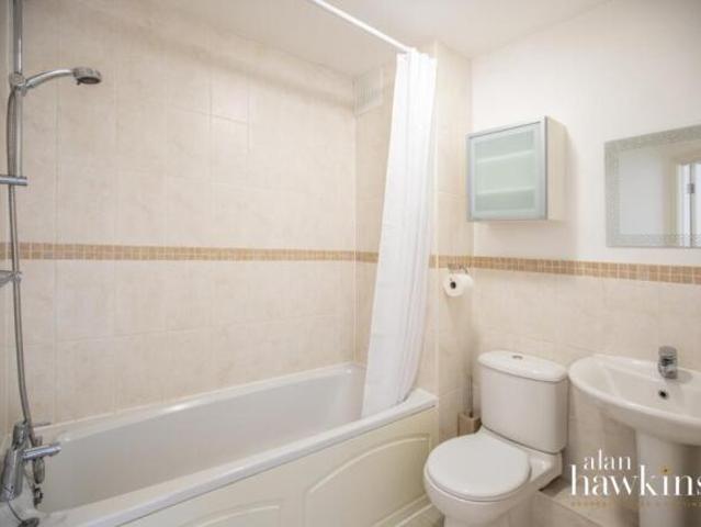 Flat for rent in Swindon