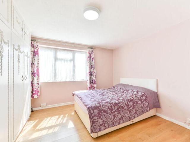 Flat for rent in Kingsbury, Greater London