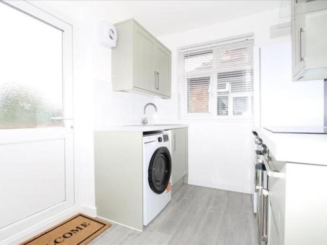 Flat for rent in Cat Hill