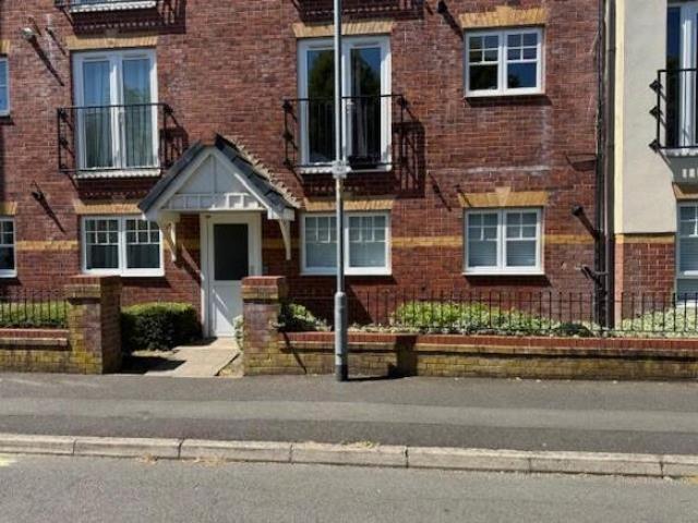 Flat for rent in Sandycroft, Wales