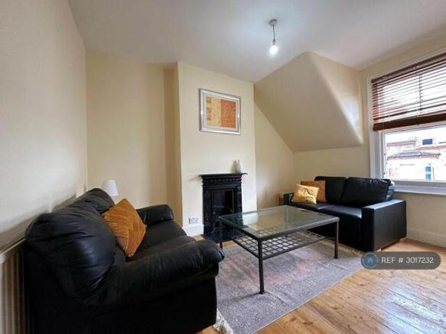 Flat for rent in Cat Hill