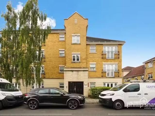 House for rent in Burnt Oak, Greater London