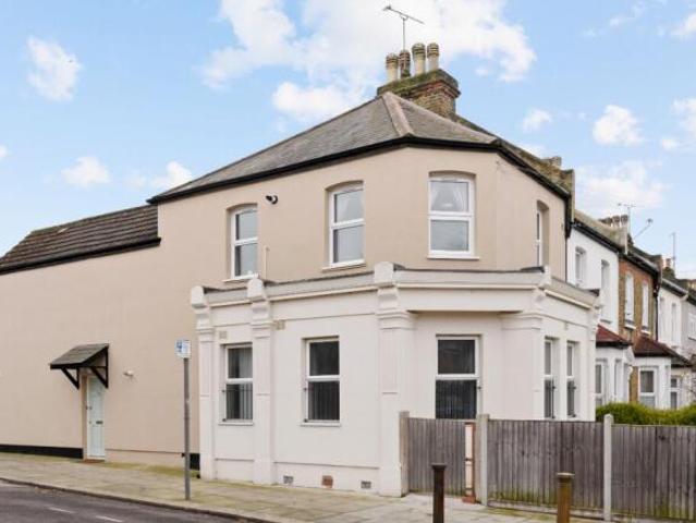 Flat for rent in Cat Hill