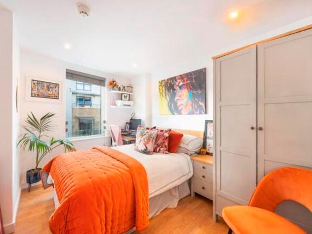 Flat for rent in Cat Hill