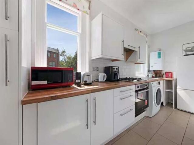 Flat for rent in Acton, Greater London