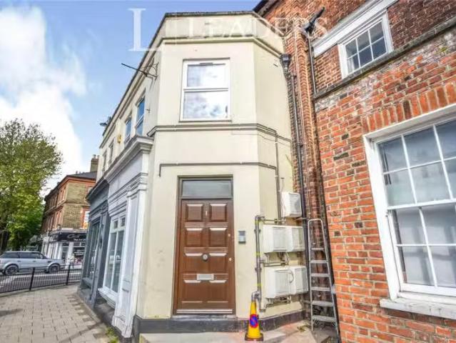 House for rent in Navestock Side, Essex