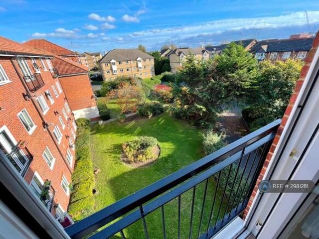Flat for rent in Cat Hill