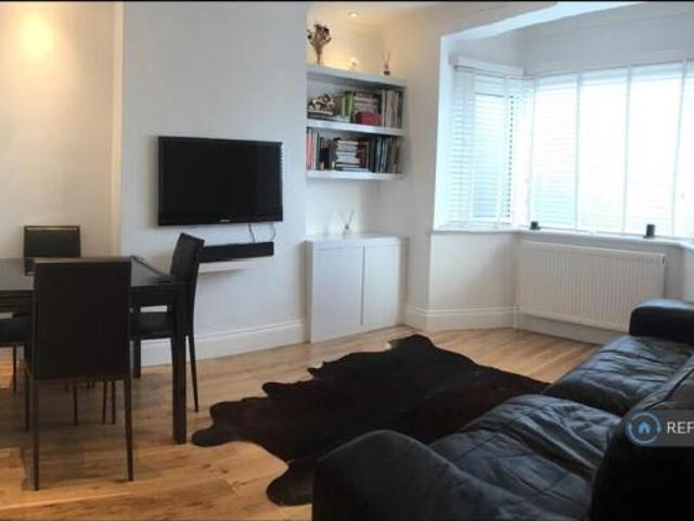 Flat for rent in Cat Hill