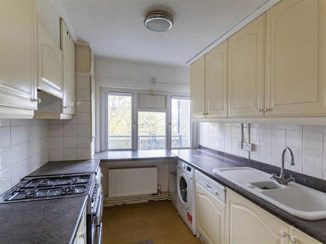 Flat for rent in Cricklewood, Brent