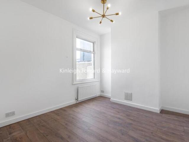 Flat for rent in Cat Hill