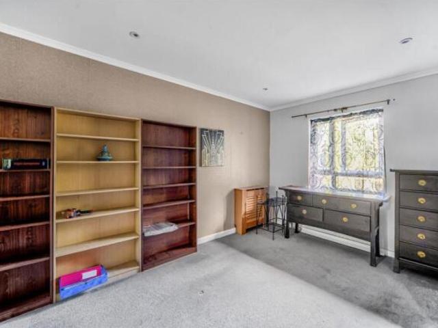 Flat for rent in Isleworth, Greater London
