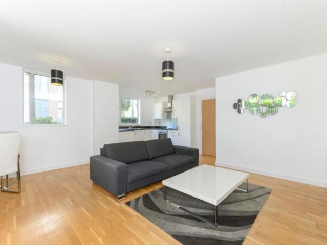 Flat for rent in Brentford End, Greater London