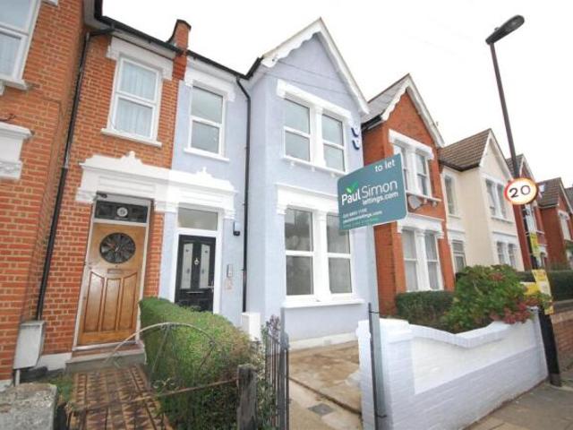 Flat for rent in Cat Hill
