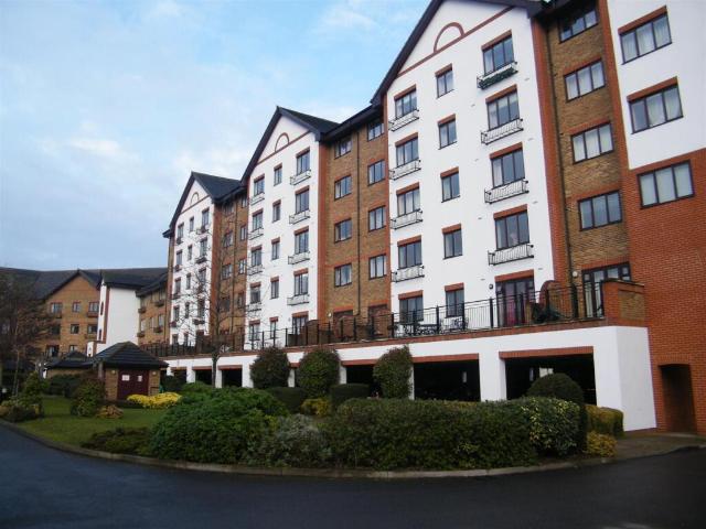 Flat for rent in Kingston Upon Thames