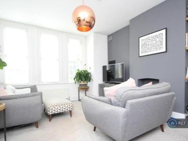 House for rent in Surrey