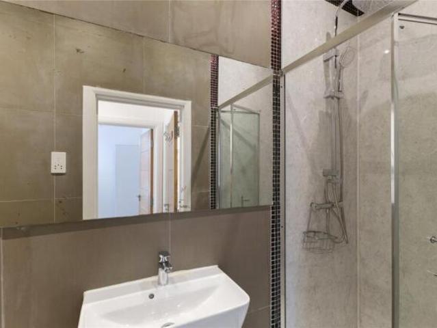 Flat for rent in Cat Hill, England