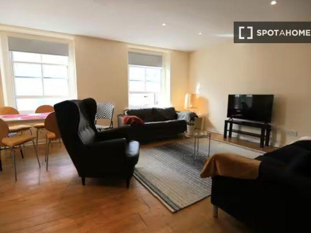 Apartment to rent in Bluebell, North Tipperary