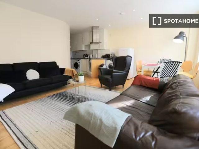 Apartment to rent in Bluebell, North Tipperary