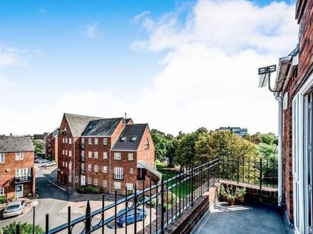 House for rent in Lyons, Greater London