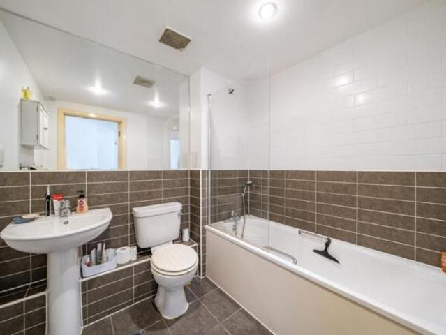 Flat for rent in Cat Hill