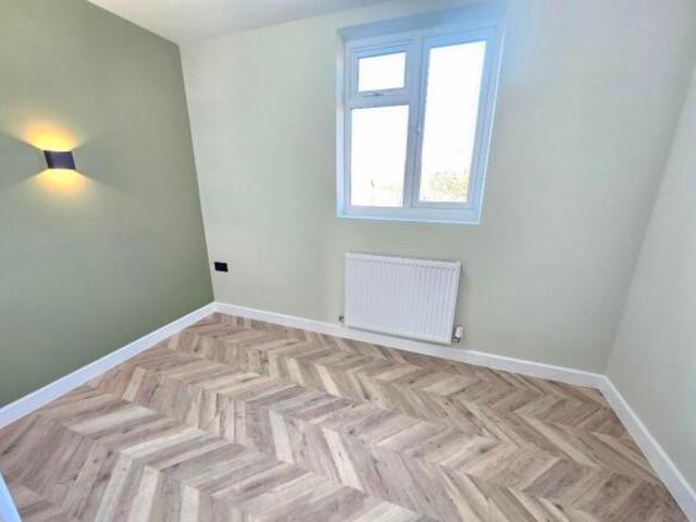 Flat for rent in Cat Hill