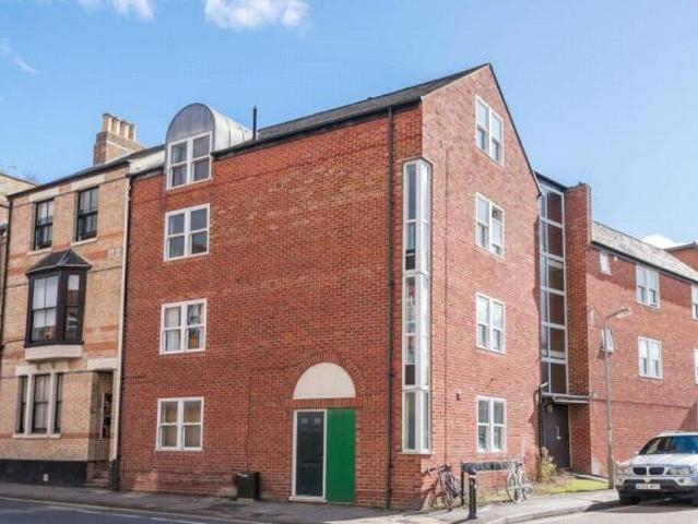 Flat for rent in St Clement's, The Slade