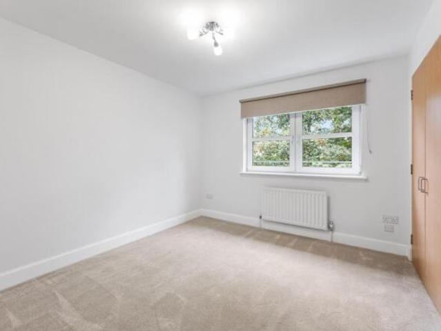 Flat for rent in Langside, Scotland