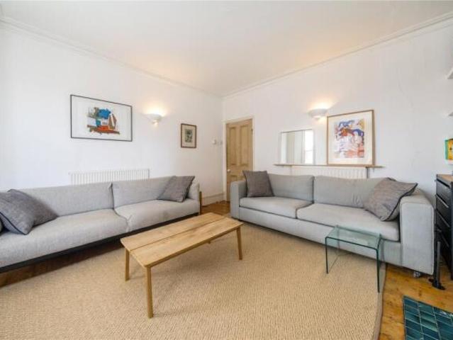 Flat for rent in Cat Hill