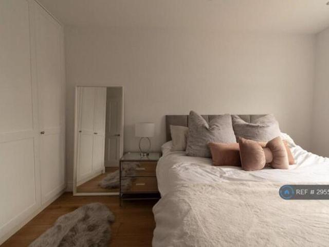 Flat for rent in Cat Hill