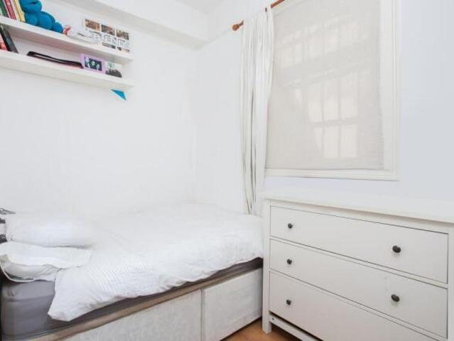 Flat for rent in Cat Hill