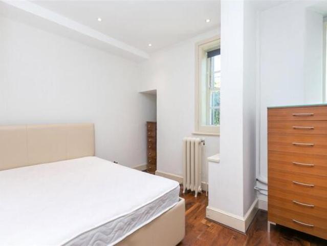 Flat for rent in Cat Hill