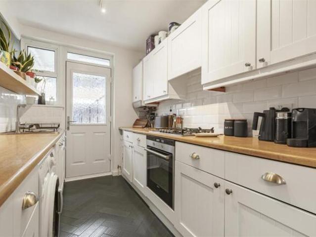 Flat for rent in East Sheen, Greater London