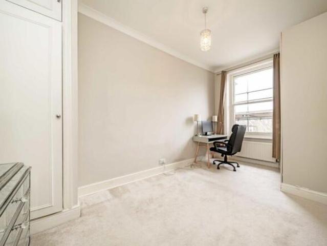 Flat for rent in North Kensington, Greater London