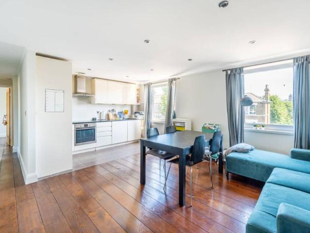 Flat for rent in North Kensington