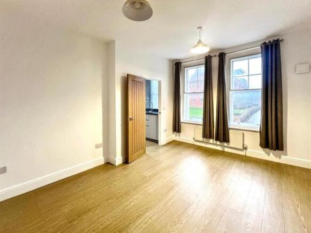 Flat for rent in Heigham Grove, East Bank