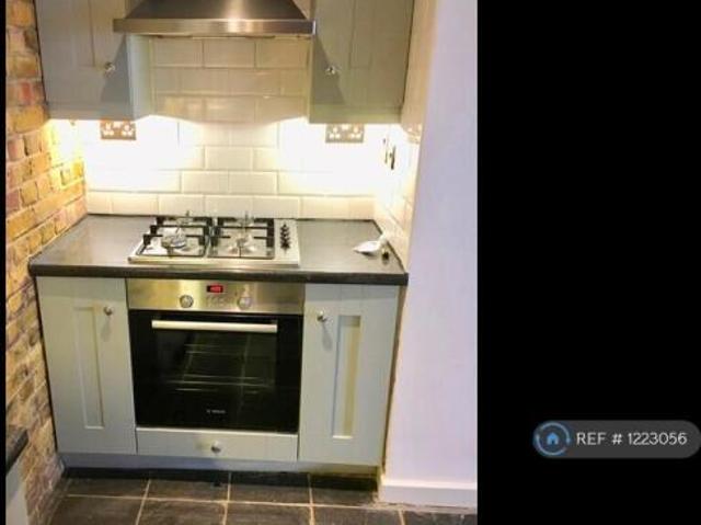 Flat for rent in Cat Hill