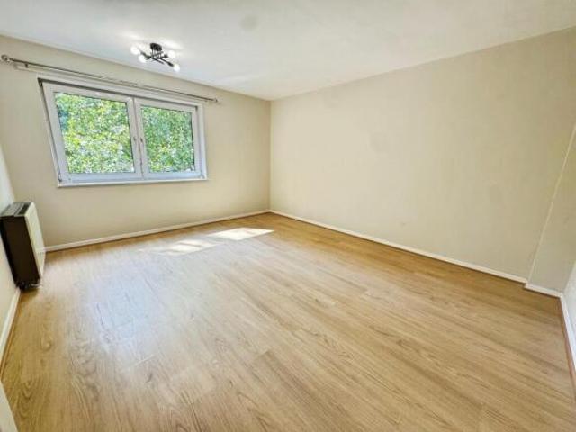 Flat for rent in New Bilton, Warwickshire