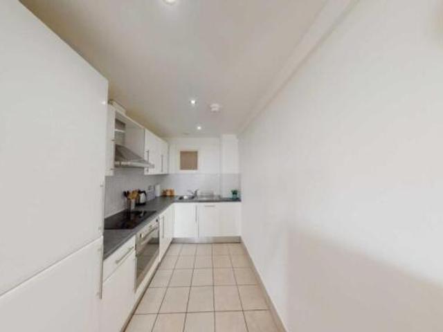Flat for rent in Calderstones