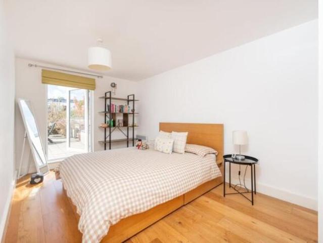 Flat for rent in Cat Hill