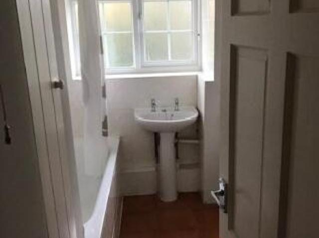 Flat for rent in Cat Hill
