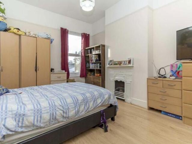 Flat for rent in Teddington, Greater London