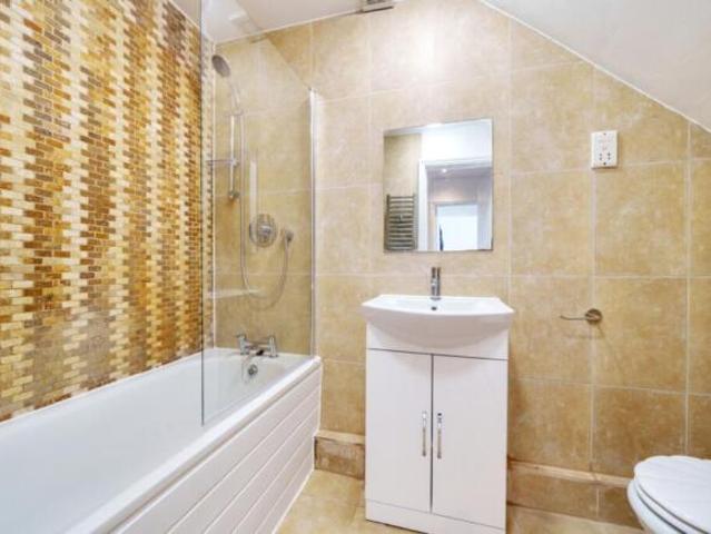 Flat for rent in Cat Hill