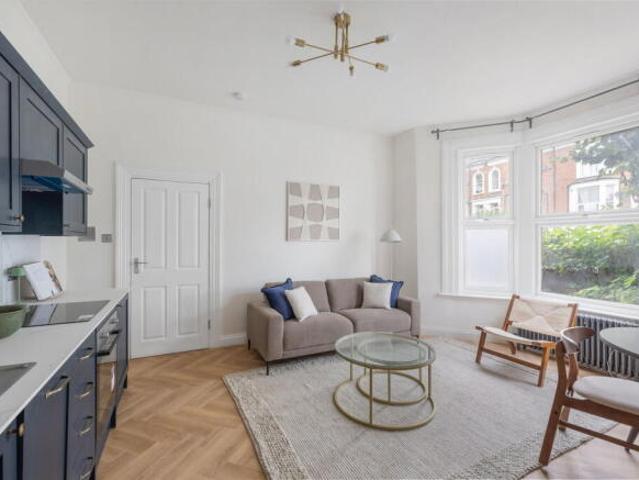Flat for rent in Cat Hill